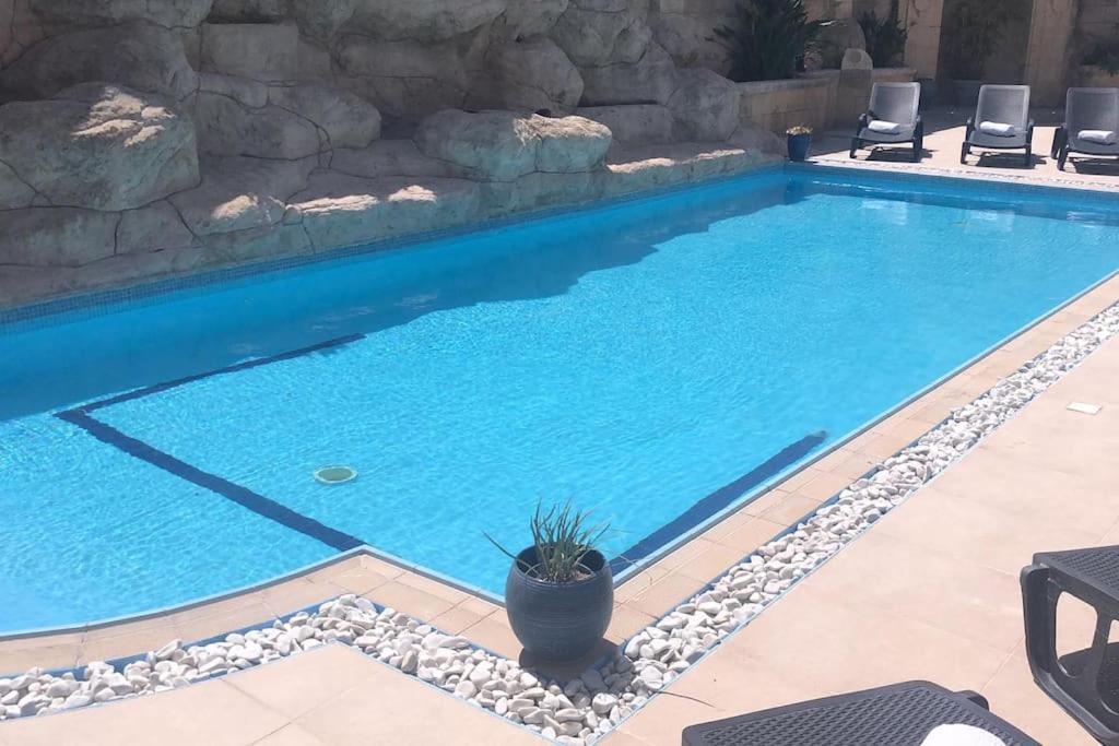 Velver Mansion, Malta - Luxury Villa With Pool Нашшар Экстерьер фото