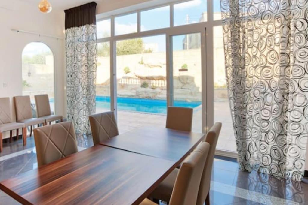 Velver Mansion, Malta - Luxury Villa With Pool Нашшар Экстерьер фото