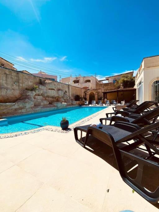 Velver Mansion, Malta - Luxury Villa With Pool Нашшар Экстерьер фото